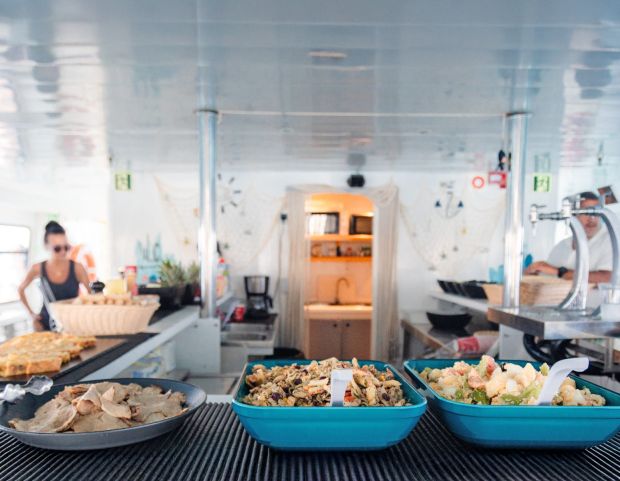 Almuerzo a bordo de Capitán Nemo